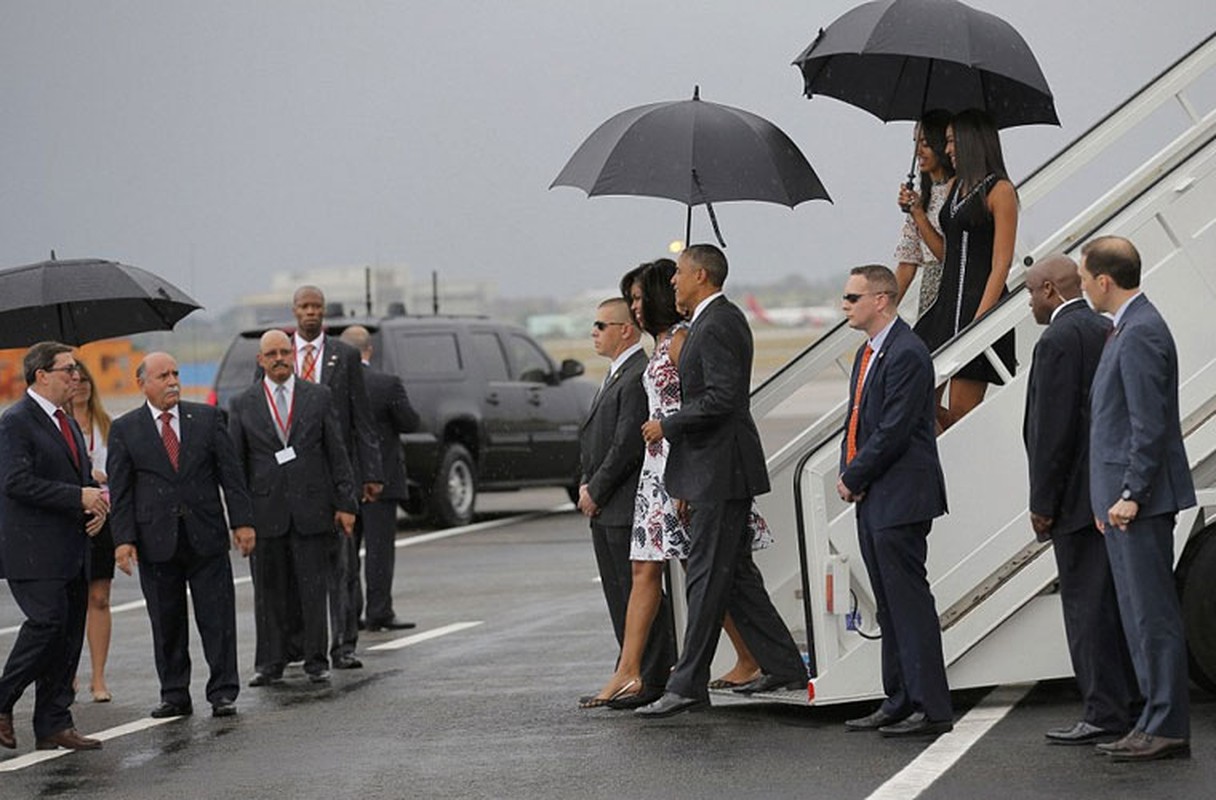 Nhung hinh anh dau tien chuyen cong du Cuba cua TT Obama
